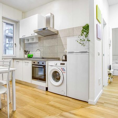 Apartament Joivy Warm And Inviting Flat With Balcony Mediolan Zewnętrze zdjęcie