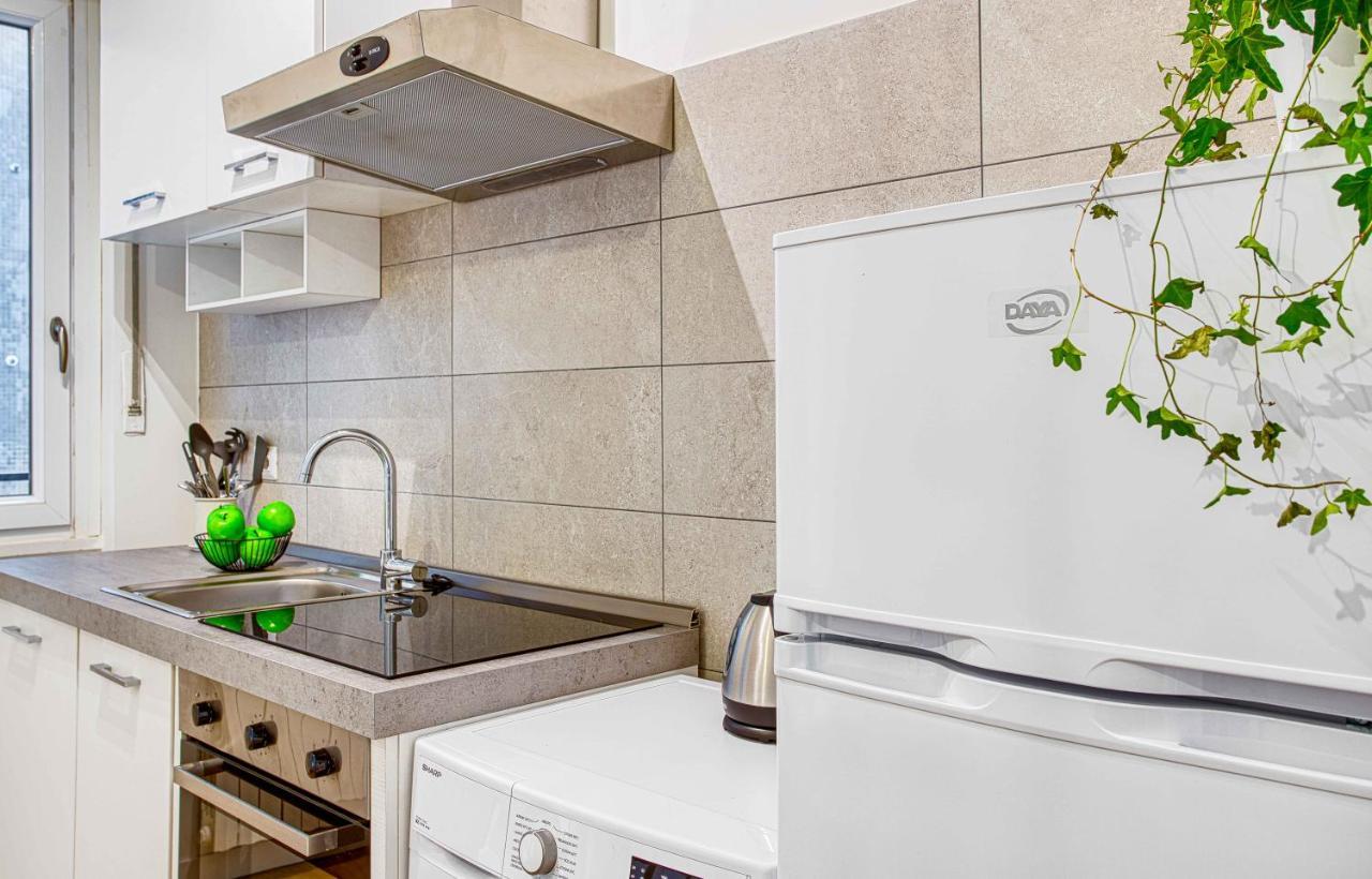 Apartament Joivy Warm And Inviting Flat With Balcony Mediolan Zewnętrze zdjęcie