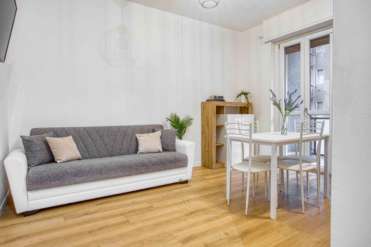 Apartament Joivy Warm And Inviting Flat With Balcony Mediolan Zewnętrze zdjęcie