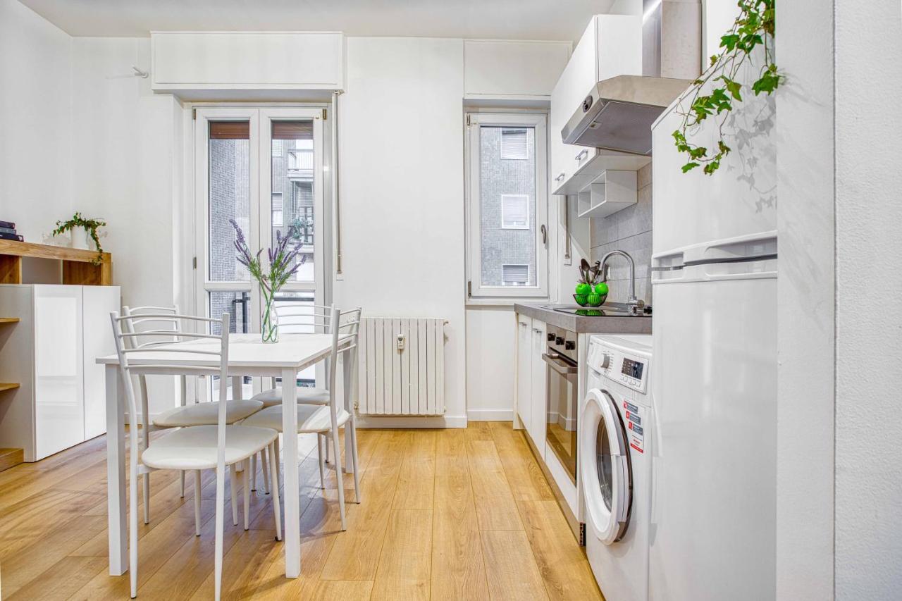 Apartament Joivy Warm And Inviting Flat With Balcony Mediolan Zewnętrze zdjęcie