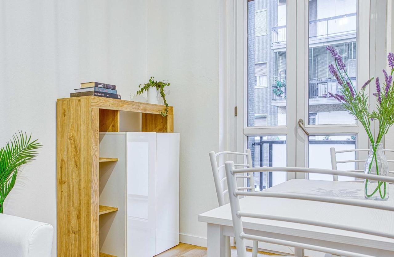Apartament Joivy Warm And Inviting Flat With Balcony Mediolan Zewnętrze zdjęcie
